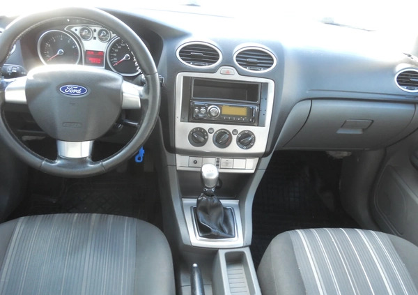 Ford Focus cena 12500 przebieg: 305000, rok produkcji 2009 z Bodzentyn małe 46